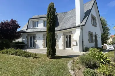 Image de Maison plain pied 4 chambres, terrasse, jardin, parking, proche plage/commerces, Wi-Fi gratuite