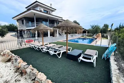 Image de Villa Casa Rural la Montana 1 avec piscine, terrasses et Wi-Fi