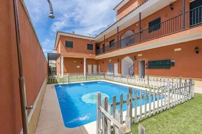 Image de Appartement de vacances 'Torero Ii' avec piscine, balcon privé et Wi-Fi.