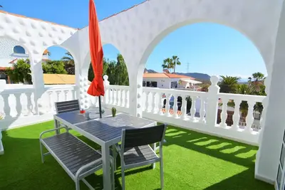 Image de Appartement \"Casa Carmela\" avec vue sur la mer, piscine partagée et Wi-Fi.