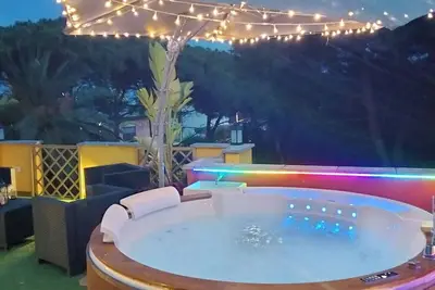 Image de \"Villa Serra\" avec bain à remous chauffé