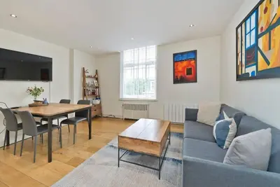 2 Bedroom Apartment - Bayswater