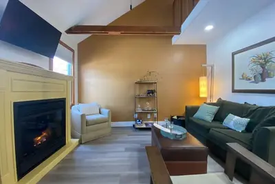 Image de New! Romantic Agrihood Bungalow Getaway-Fireplace/WiFi