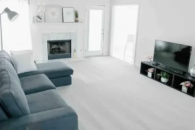 Image de Quiet & Calm Upstairs Home in Great Neighborhood!