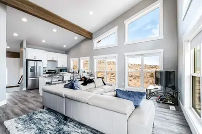 Image de Rustic Luxury Modern Cabin Mins to Lake, Trails