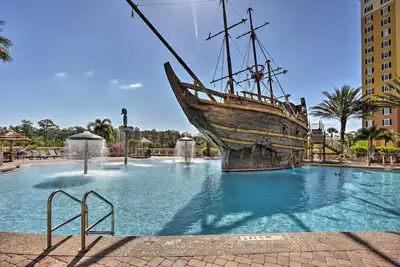 Image de Orlando Resort Condo ~ 4 Mi to Disney Parks!