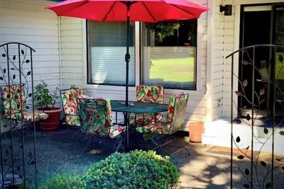 Image de Perfect for digital nomads, locum tenens, those in need of mid-term housing.