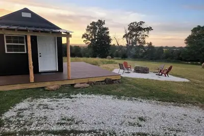 Image de The Helen Hut-Brand New Modern Tiny Farmhouse!