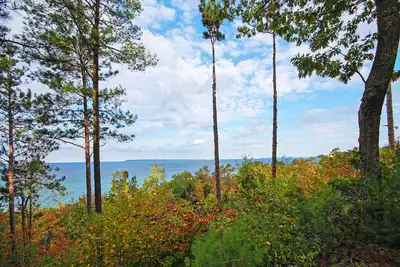 Image de Condo with lake views