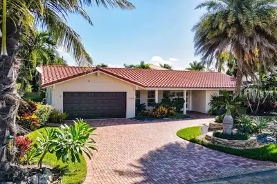 Image de Luxurious Single-Story Waterfront Pool Villa in Delray Beach! Vip Passes!
