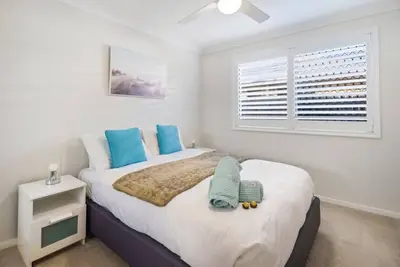 Image de Charming 1br beachside retreat, steps from dog beach.