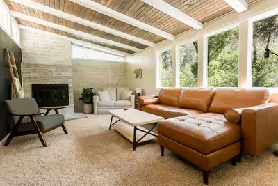 Image de Quiet and Peaceful Retreat in Spectacular Cleghorn Canyon