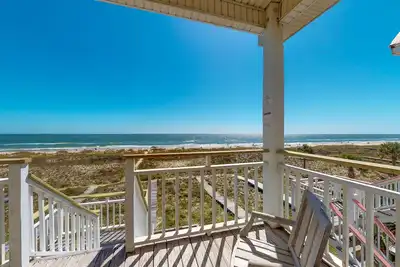Image de Dog-friendly beachfront bungalow with private boardwalk, charcoal grill, and Ac