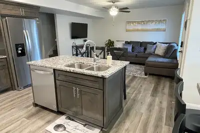 Image de City Central Bear Lake Home with Tesla Charger! Free Boat Parking!