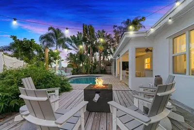 Image de 25% Off Waterfront-Heated Pool-Mini Golf-Game Room-2mi Beach
