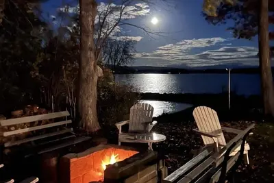 Image de Magnificent Lakefront Family Lodge Panoramic View of Lake Champlain. Pets\/Kayaks