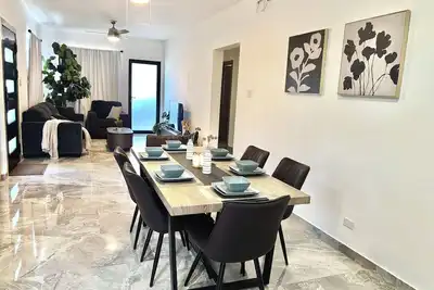 Image de Downtown 1 or 2 Bedroom Stay - 3-Min to Water Taxi