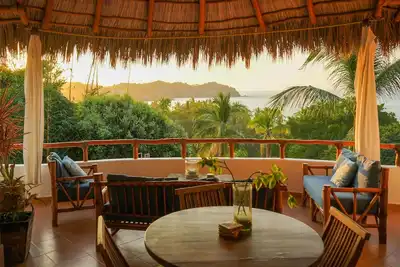 Image de Gorgeous Bedroom Ocean View Home