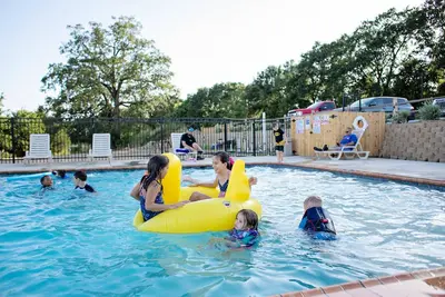 Image de Ranch Home at Resort - 2 minutes from water park and First Monday