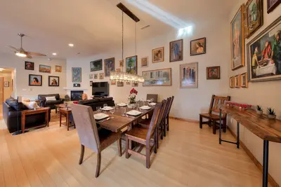 Image de Private Spa | Art Lover's Dream | Pool | Garage | Close to Parks | C401