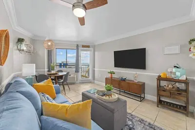 Image de Renovated Condo with Gorgeous Ocean Views