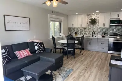 Image de Guest Suites -1996 #1 Tranquil 1 bedroom 1 bath Suite