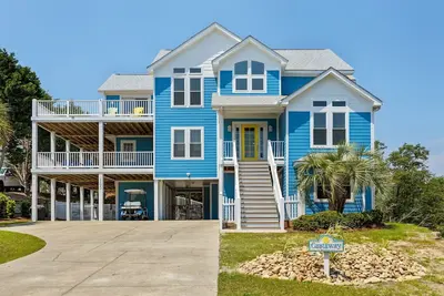 Image de Spacious Oceanview Home with Private Pool, Golf Cart
