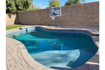 Image de Entire house-4 Br-Heated Pool-Next to Mall-Brkfst