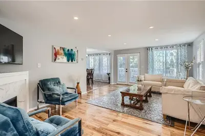 Image de Four bedroom Single Family home