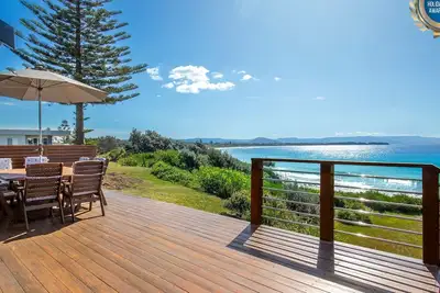 Image de Eclipse - Absolute Beachfront with Stunning Views
