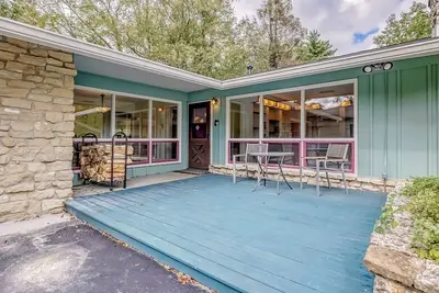 Image de 5 Bd Fenced Yard & Close to Park\/Trails