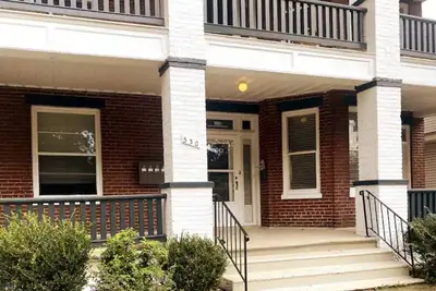 Image de Highland Park Place: Historic Two Bedroom Apt!