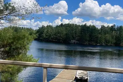 Image de 4 Bedroom Cottage on beautiful stretch of the Severn River west of sparrow lake.