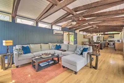 Image de Webster Home w\/ Golf Simulator on 2 Acres!