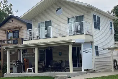 Image de Sunset Hideaway located on no wake canal w/close access to boat launch&main lake