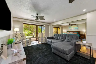 Image de Cozy island getaway with access to pool, hot tub, & private washer/dryer