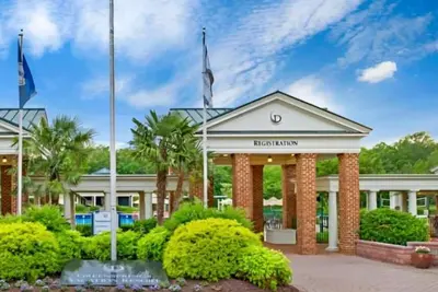 Image de Greensprings two bedroom · Spacious Family Friendly Two Bedroom Suite.
