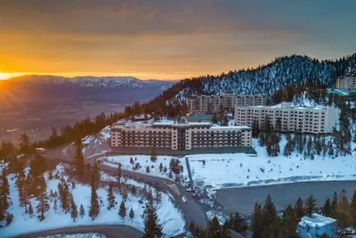 Image de Tahoe - A Mountain Retreat with commanding views