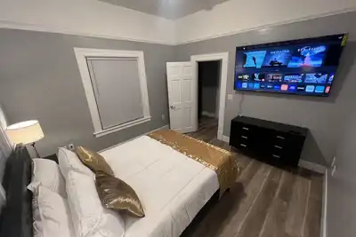 Image de Newly remodeled Victorian minutes from downtown