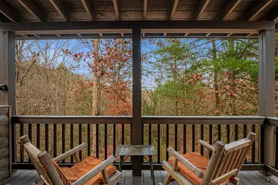 Image de Mountain Therapy - Hot tub, gas fireplace, outdoor firepit, and comfy beds!
