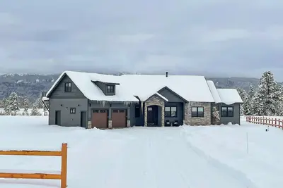 Image de Beautiful house w/ 2 gas fireplaces, private hot tub, grill & mountain views