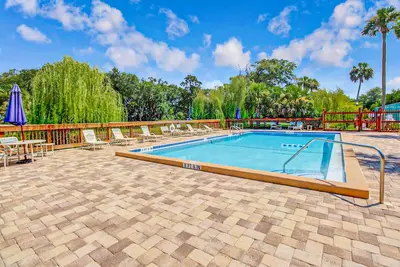 Image de Beachside condo with pool, WiFi, central Ac, washer/dryer - snowbird friendly