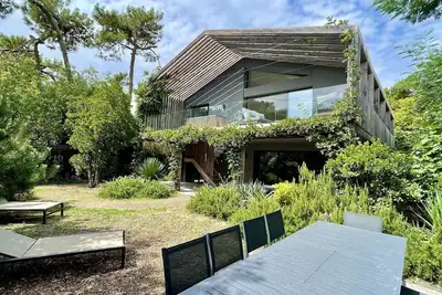 Image de Attraktive Villa mit Panoramabuchtblick - Beste Lage Mimbeau