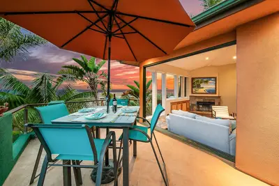 Image de Stunning house with oceanview, balcony, patio, washer\/dryer, & WiFi