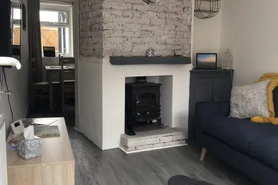 Image de Quaint Seaside Cottage - 5 Minutes from the Sea!