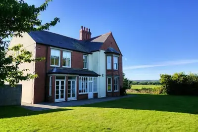 Image de Penrhyn Halen - a dog that sleeps 14 guests in 7 bedrooms