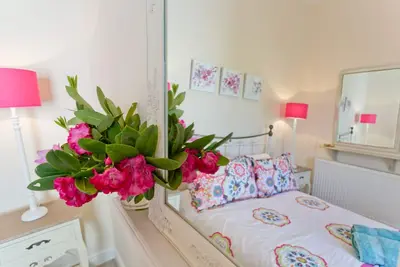 Image de Penlon - a dog that sleeps 4 guests in 2 bedrooms