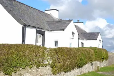 Image de Bodwarren - a ground floor bedroom that sleeps 4 guests in 2 bedrooms