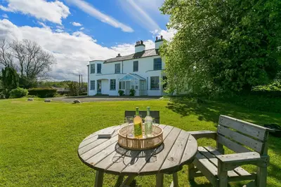 Image de Plas Cichle - a Manor house that sleeps 12 guests in 5 bedrooms