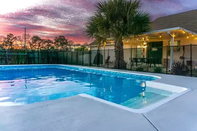 Image de Retreat to a Private Oasis w\/ Pool- 10 mins from Ft. Rucker